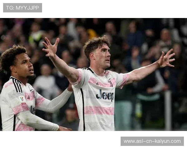 尤文麦肯尼禁区回做弗拉霍维奇跟进推射破门：精彩瞬间背后的战术解密